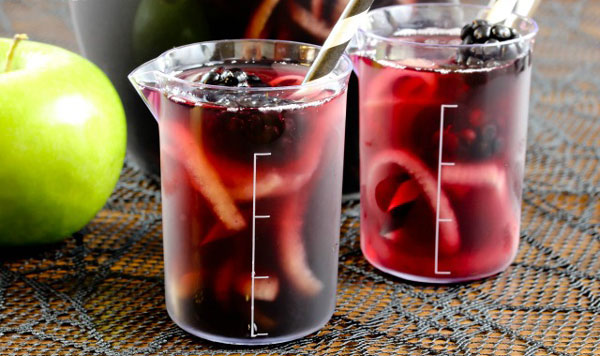 Serve this Halloween Cocktail at Your Party This Weekend