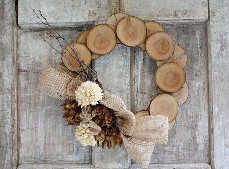DIY Wood Wreath From This Year's Christmas Tree