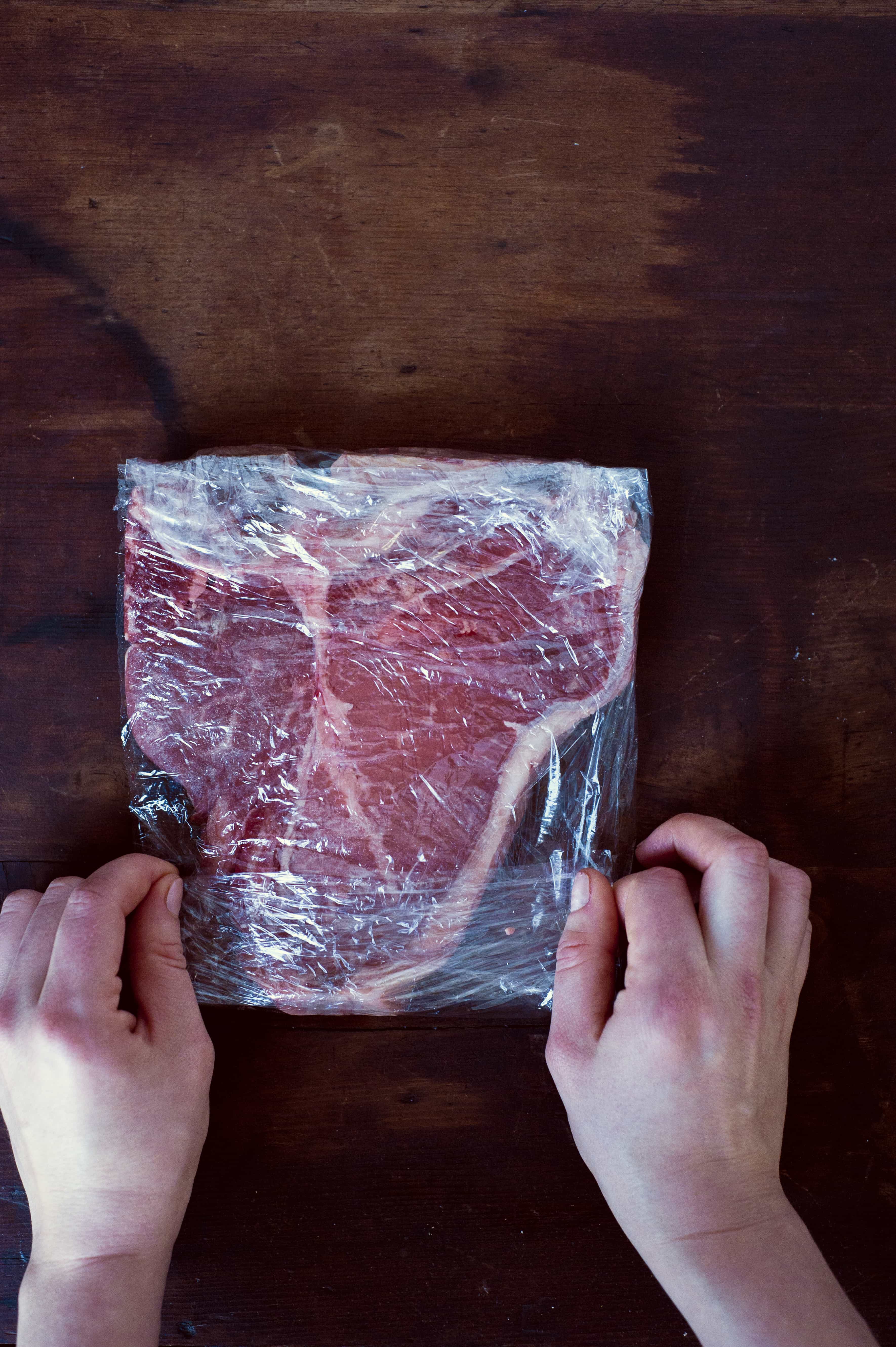 How to wrap meat to freeze